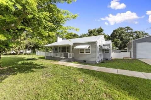 1126 Pine Avenue, Fort Pierce FL - photo 7 of 40