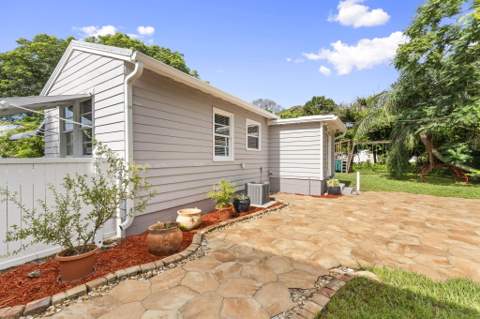 1126 Pine Avenue, Fort Pierce FL - photo 13 of 40