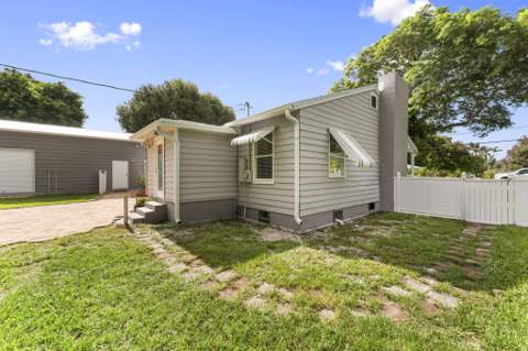 1126 Pine Avenue, Fort Pierce FL - photo 14 of 40