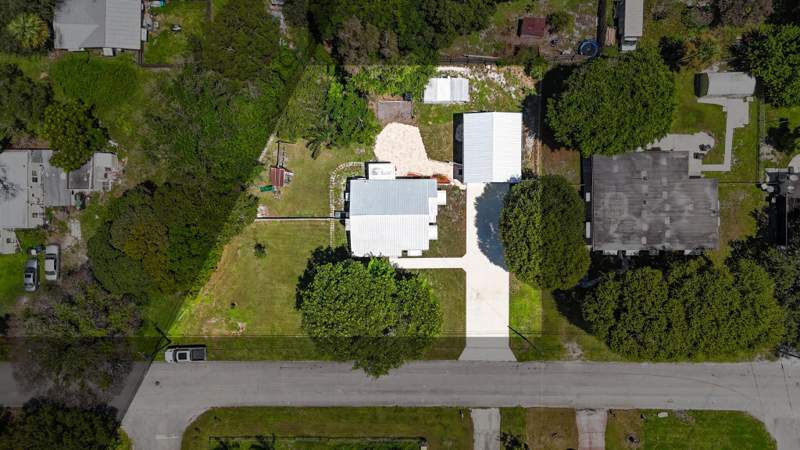 2 bedroom Single Family Residence at 1126 Pine Avenue, MARAVILLA GOLF PARK, Fort Pierce — photo 3