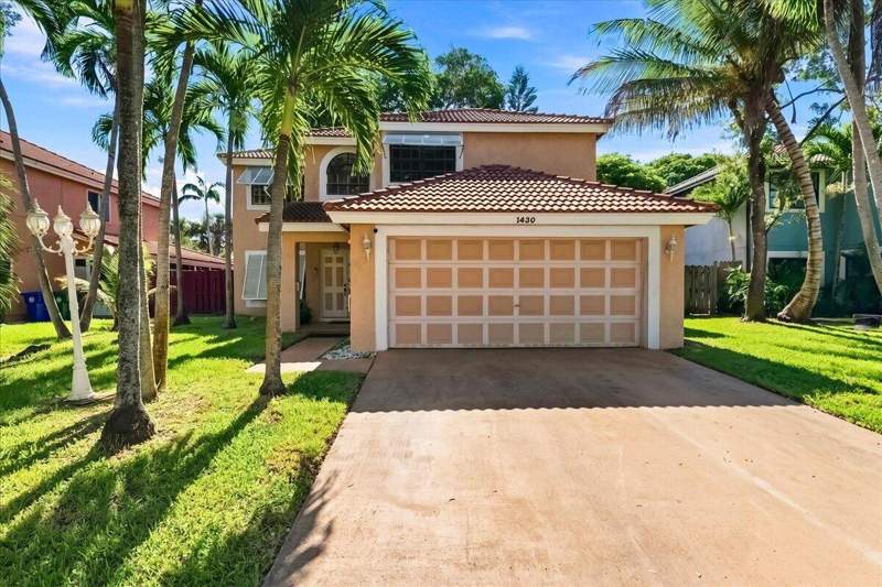 4 bedroom Single Family Residence at 1430 SW 88th Way, Cinnamon Place IV, Pembroke Pines — photo 2