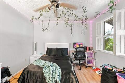 1430 SW 88th Way, Pembroke Pines FL - photo 21 of 35