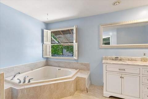 1430 SW 88th Way, Pembroke Pines FL - photo 23 of 35