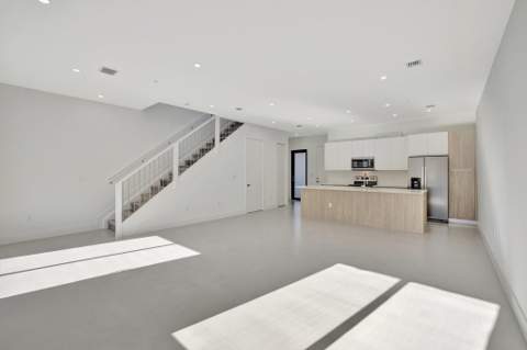 4208 NE 7th Terrace, Oakland Park FL - photo 10 of 33