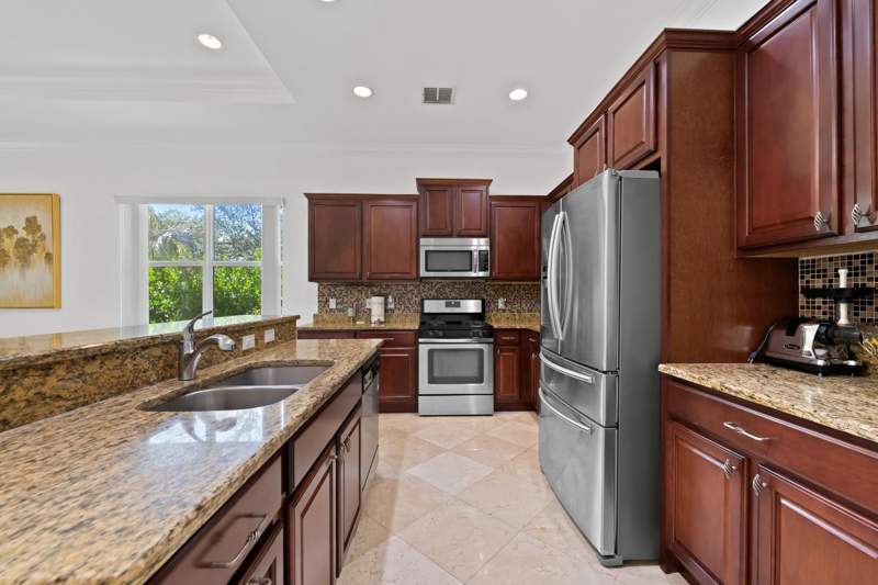 4 bedroom Single Family Residence at 8361 NW 120th Way, Heron Bay North Plat 3, Parkland — photo 4