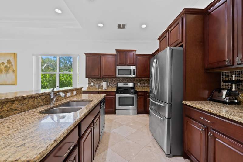 4 bedroom Single Family Residence at 8361 NW 120th Way, Heron Bay North Plat 3, Parkland — photo 3