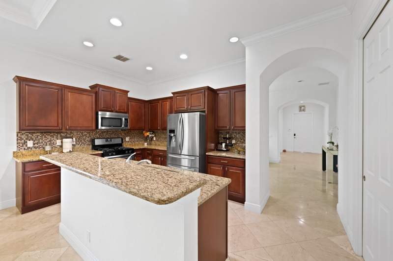 4 bedroom Single Family Residence at 8361 NW 120th Way, Heron Bay North Plat 3, Parkland — photo 5