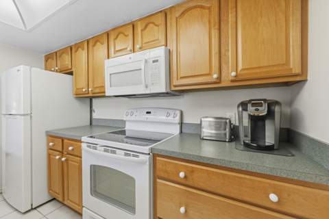 1600 NE Dixie Highway #4-107, Jensen Beach FL - photo 12 of 46