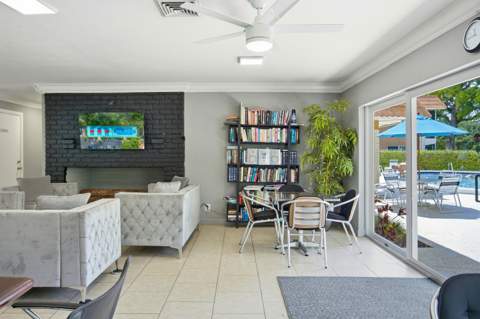 1920 NE 1st Terrace #212H, Wilton Manors FL - photo 23 of 33