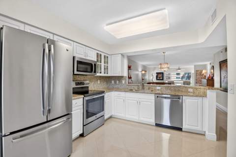 12511 Imperial Isle Drive #205, Boynton Beach FL - photo 7 of 57