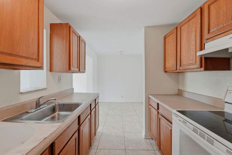 4 bedroom Single Family Residence at 1500 W 13th Street, Federal Gardens 3, Riviera Beach — photo 5
