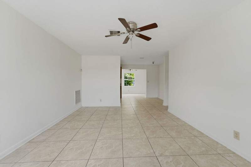 4 bedroom Single Family Residence at 1500 W 13th Street, Federal Gardens 3, Riviera Beach — photo 4