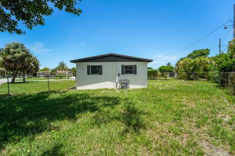 1382 9th Street, West Palm Beach FL - photo 18 of 24