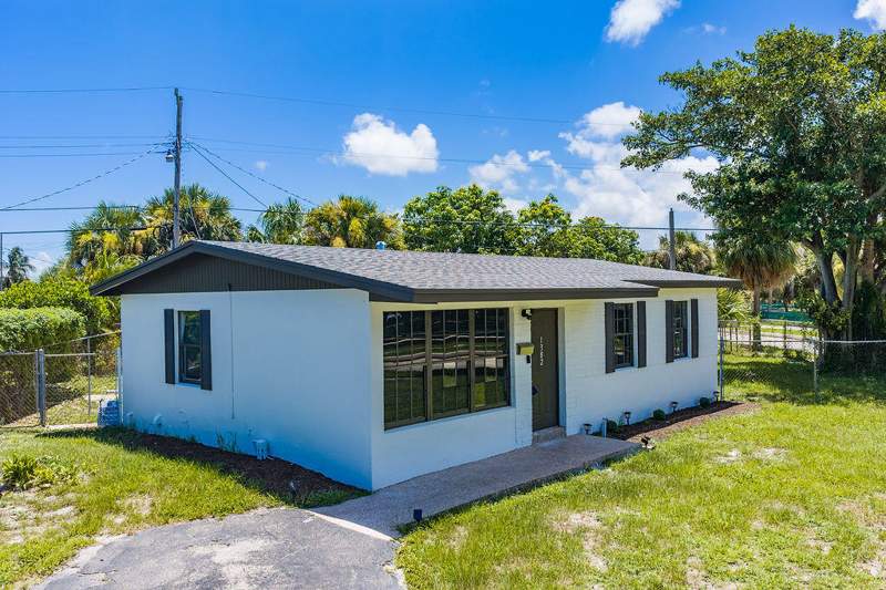 3 bedroom Single Family Residence at 1382 9th Street, Roosevelt Estates, West Palm Beach — photo 2