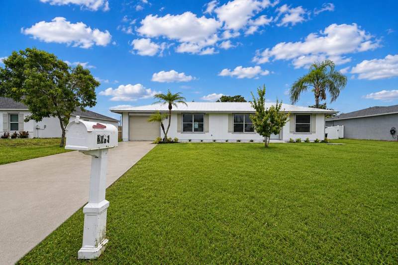3 bedroom Single Family Residence at 2068 SW Morelia Lane, Port St Lucie Sec 09, Port St. Lucie — photo 2
