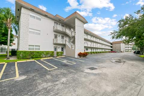 3401 NW 47th Avenue #401, Lauderdale Lakes FL - photo 19 of 25