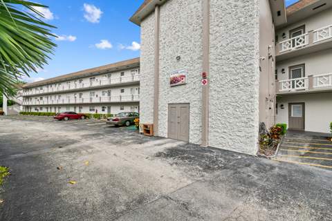 3401 NW 47th Avenue #401, Lauderdale Lakes FL - photo 20 of 25