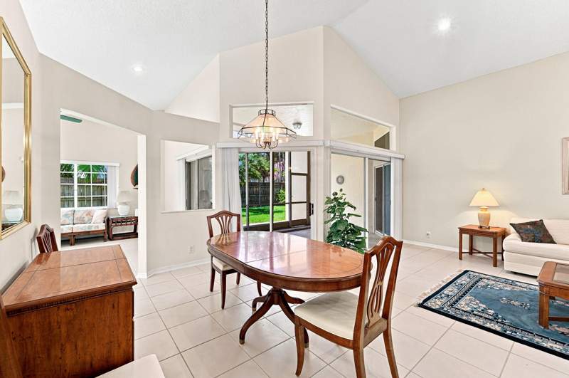 3 bedroom Single Family Residence at 143 Cameron Court, Cameron Lake, Weston — photo 5