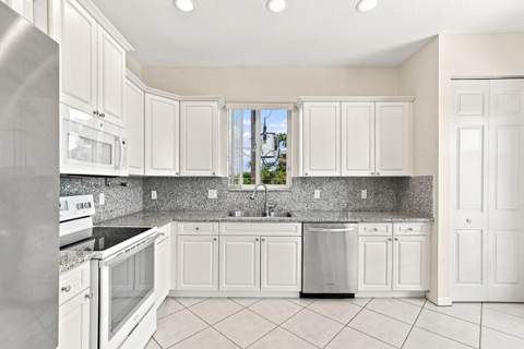 4619 Poinciana Street #7A, Lauderdale-By-The-Sea FL - photo 15 of 47
