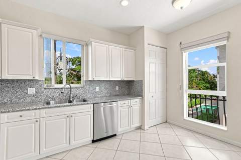 4619 Poinciana Street #7A, Lauderdale-By-The-Sea FL - photo 16 of 47