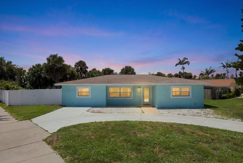 3 bedroom Single Family Residence at 1935 Cypress Avenue, Surfside Unit 1 Subdivision, Fort Pierce — photo 2