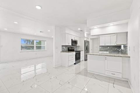 1935 Cypress Avenue, Fort Pierce FL - photo 8 of 43
