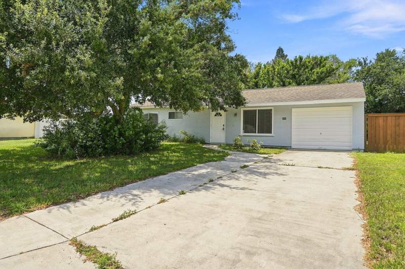 2 bedroom Single Family Residence at 484 SW Eastport Circle, Port St Lucie Section 42 1st Replat, Port St. Lucie — photo 2