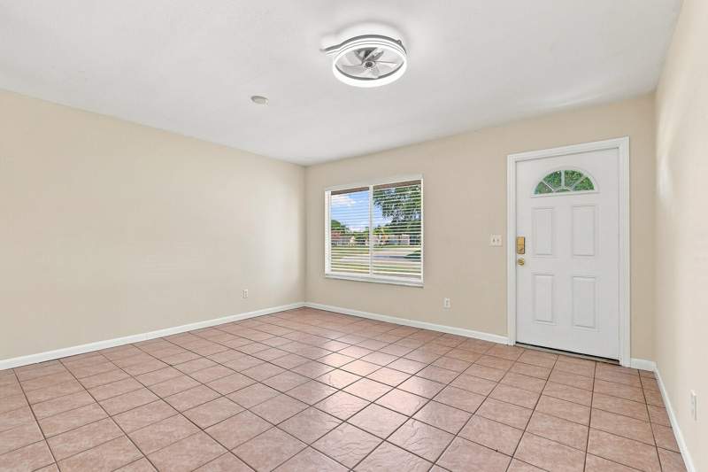 2 bedroom Single Family Residence at 484 SW Eastport Circle, Port St Lucie Section 42 1st Replat, Port St. Lucie — photo 4