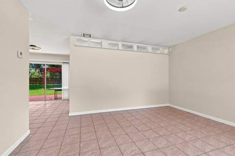 484 SW Eastport Circle, Port St. Lucie FL - photo 16 of 42
