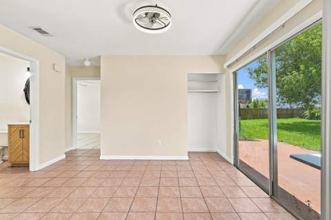 484 SW Eastport Circle, Port St. Lucie FL - photo 17 of 42