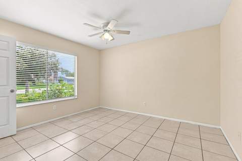 484 SW Eastport Circle, Port St. Lucie FL - photo 10 of 42