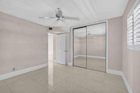 478 Tequesta Drive #204, Tequesta FL - photo 15 of 42