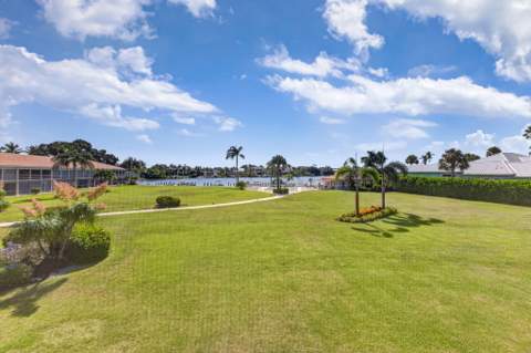 478 Tequesta Drive #204, Tequesta FL - photo 21 of 42