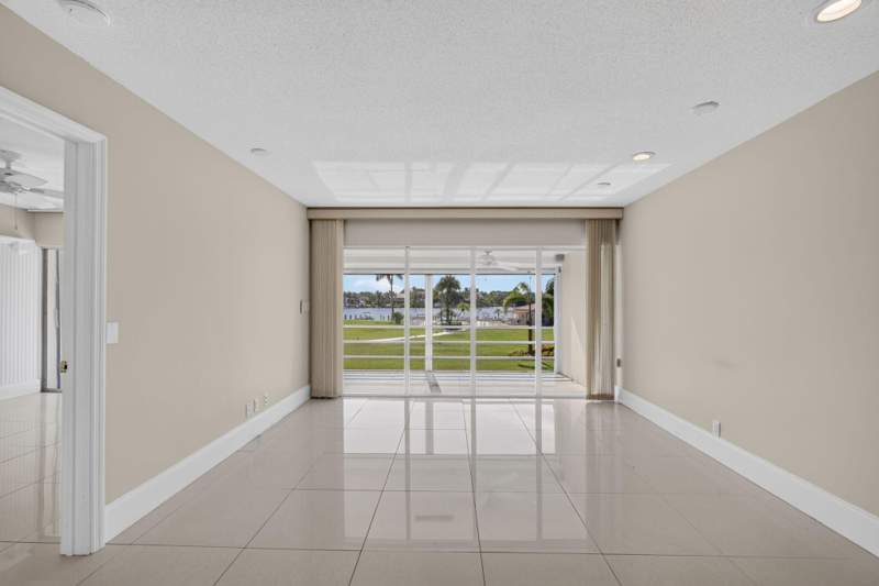 2 bedroom Condominium at 478 Tequesta Drive #204, Whitehall Condo, Tequesta — photo 5