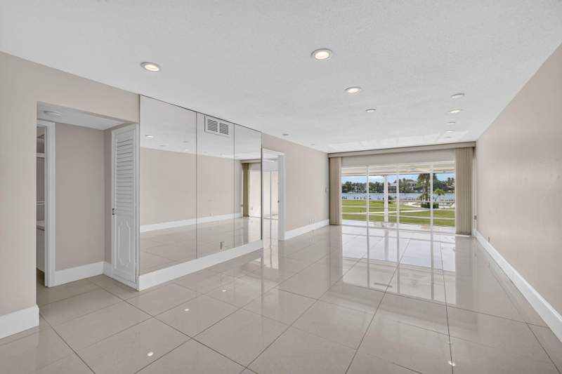 2 bedroom Condominium at 478 Tequesta Drive #204, Whitehall Condo, Tequesta — photo 4