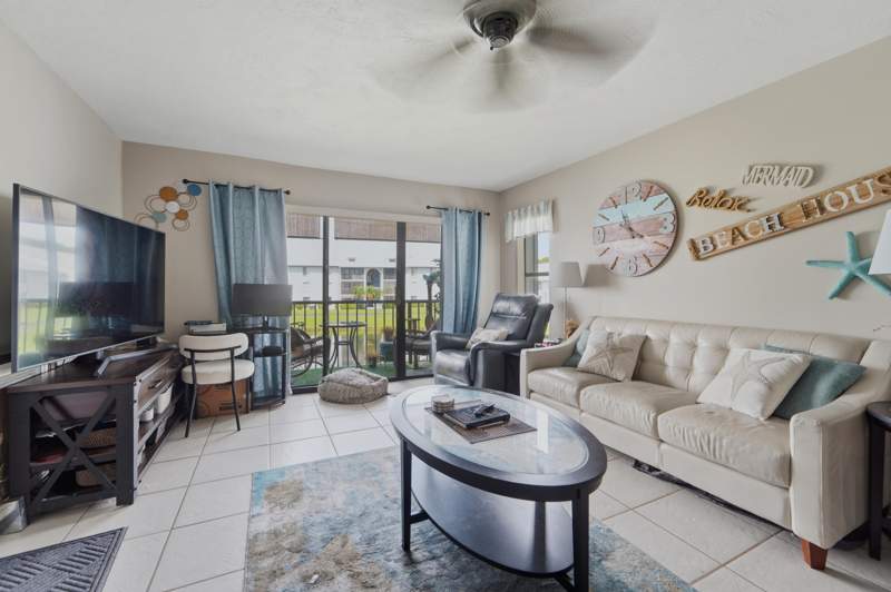 2 bedroom Condominium at 1013 Green Pine Boulevard #C2, Palm Club Village I Condo, West Palm Beach — photo 5