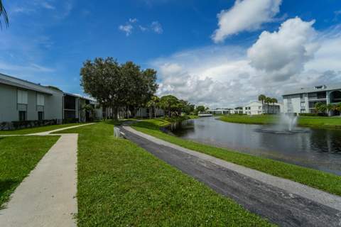 1013 Green Pine Boulevard #C2, West Palm Beach FL - photo 20 of 26
