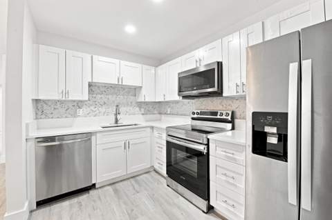 621 NW 47th Street, Deerfield Beach FL - photo 10 of 43