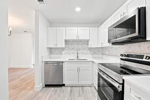 621 NW 47th Street, Deerfield Beach FL - photo 11 of 43