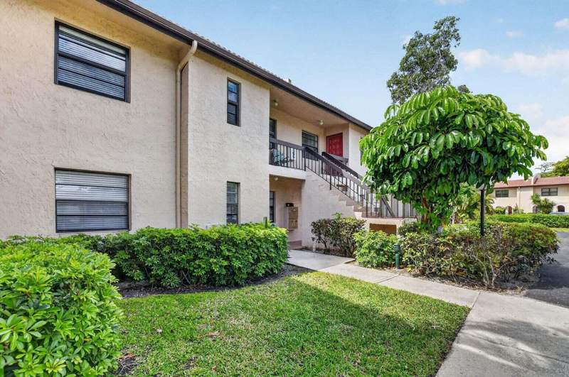 2 bedroom Condominium at 9272 Vista Del Lago #28F, Pines Of Boca Lago Condo, Boca Raton — photo 4