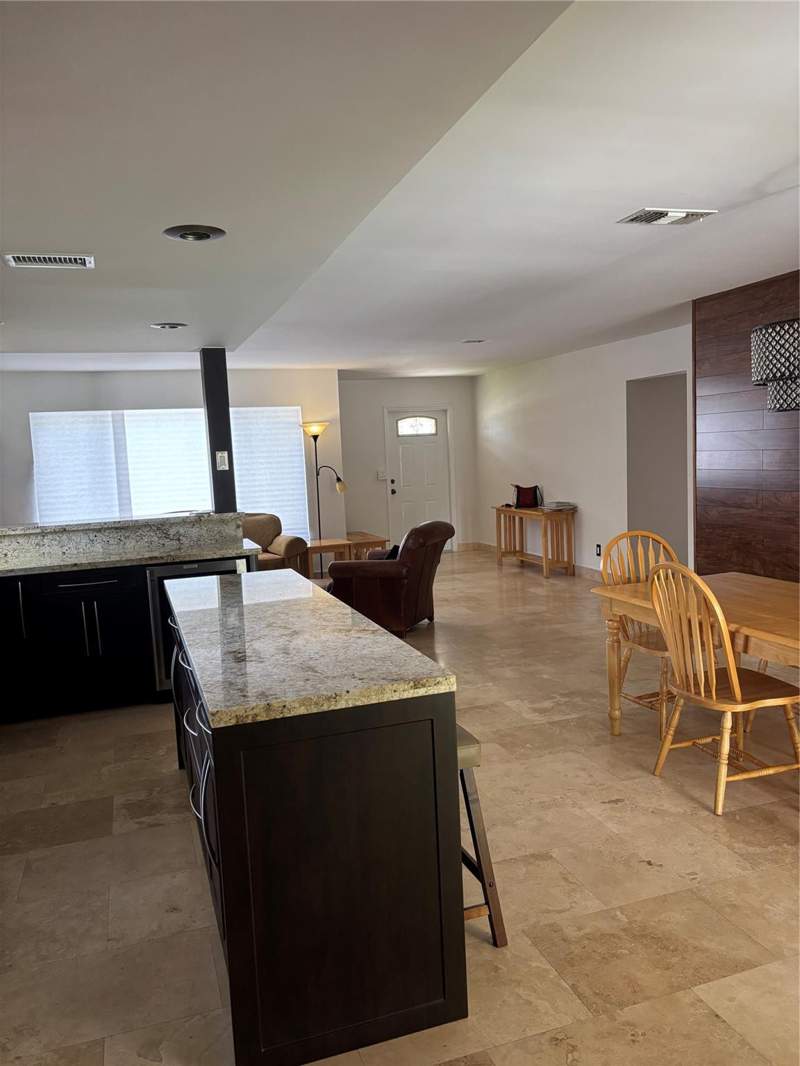 3 bedroom Single Family Residence at 1126 Lincoln Street, Hollywood Lakes Section, Hollywood — photo 4