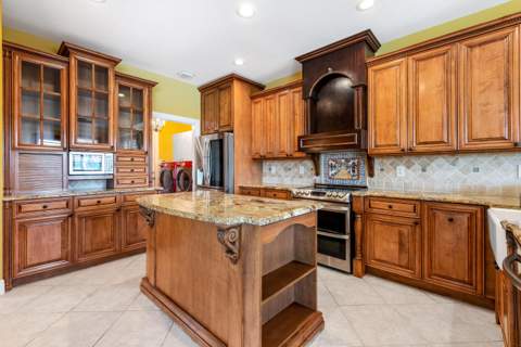 112 Isola Circle, Royal Palm Beach FL - photo 9 of 54