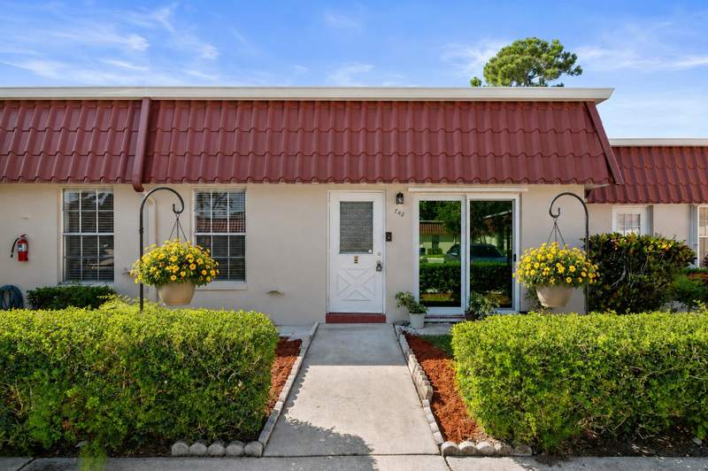 2 bedroom Condominium at 742 Nantucket Circle, Covered Bridge Condo, Lake Worth — photo 2