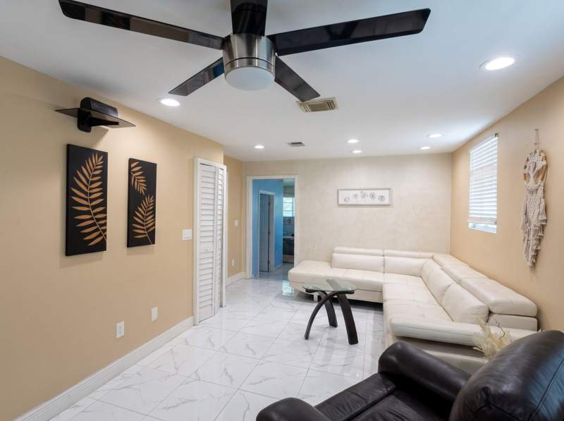 1 bedroom Single Family Residence at 3718 Coconut Road #A, Lakewood Gardens Pl 1 In, Palm Springs — photo 5