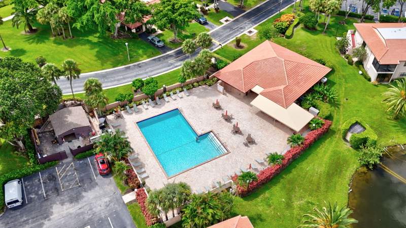 2 bedroom Condominium at 9272 Vista Del Lago #28F, Pines Of Boca Lago Condo, Boca Raton — photo 3