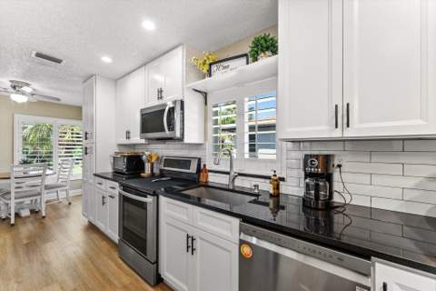 5844 Areca Palm Court #Unit b, Delray Beach FL - photo 13 of 58