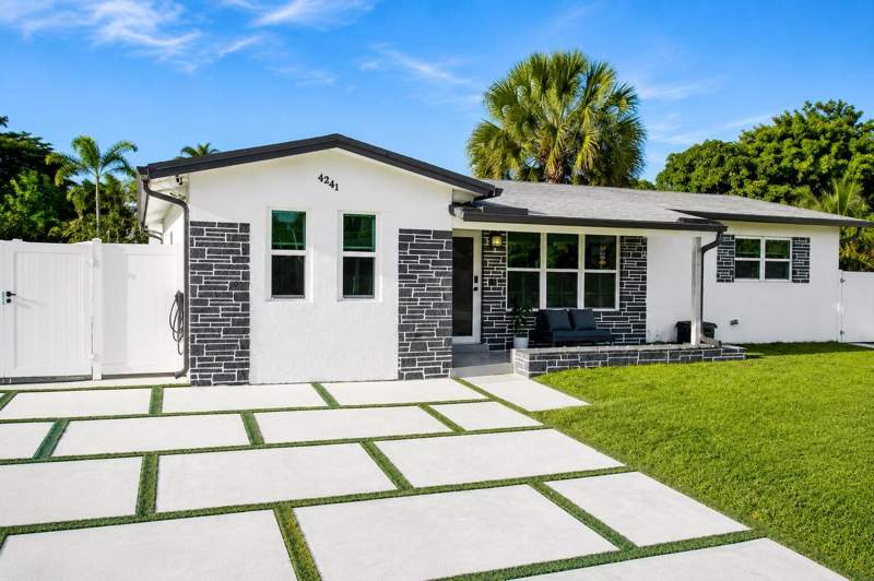 4 bedroom Single Family Residence at 4241 SW 21st Street, Floral Heights 1st Add, Fort Lauderdale — photo 3