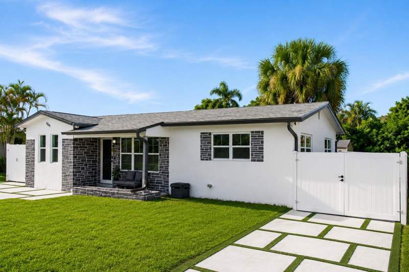 4 bedroom Single Family Residence at 4241 SW 21st Street, Floral Heights 1st Add, Fort Lauderdale — photo 5