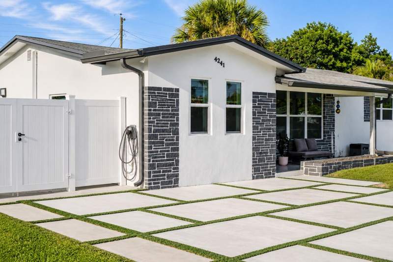 4 bedroom Single Family Residence at 4241 SW 21st Street, Floral Heights 1st Add, Fort Lauderdale — photo 2