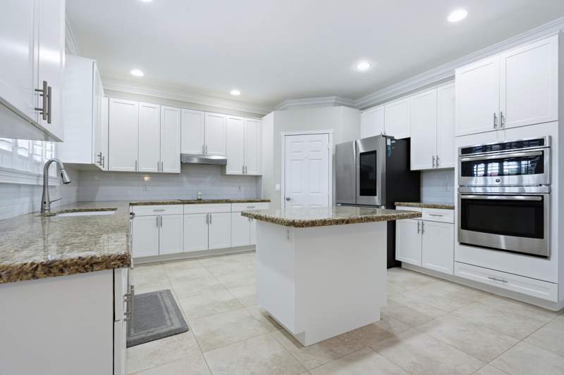 5 bedroom Single Family Residence at 15562 Cypress Park Drive, Binks Forest Of The Landings At Wellington 3, Wellington — photo 3